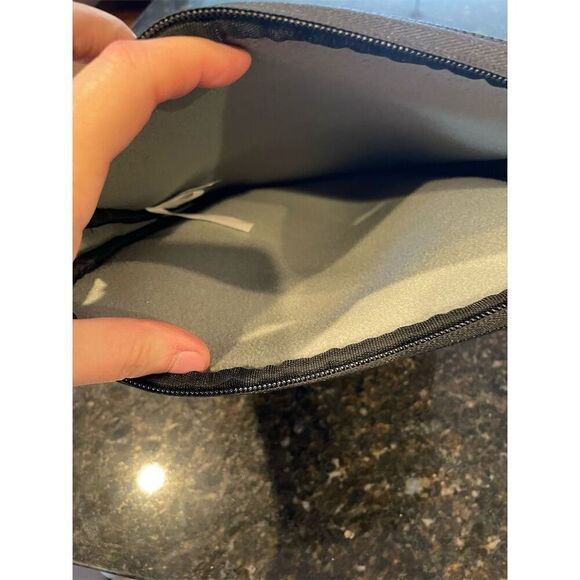 Kensington Black Laptop Sleeve NWOT - Picture 6 of 7